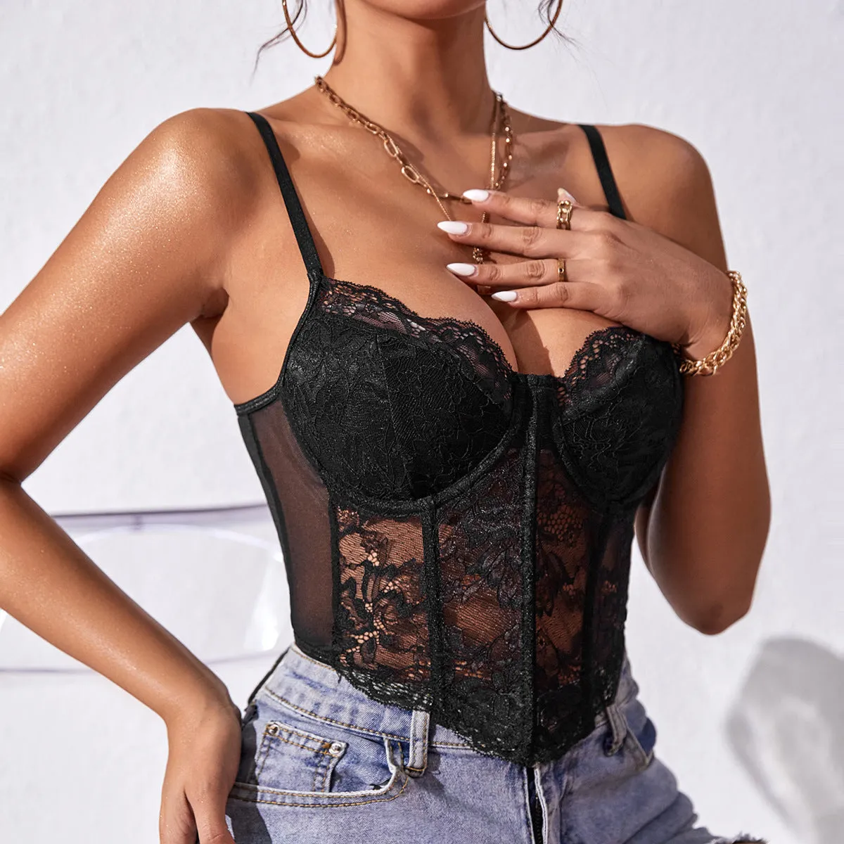 Camisole mit herzförmigem Ausschnitt und Spitzendetail